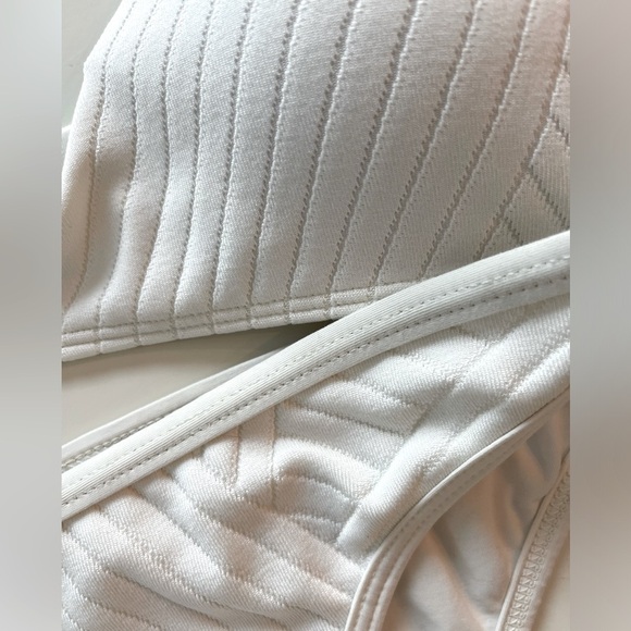 L*SPACE Bikini 2pcs-‘CrossroadsTextured’ Daisy Top & Cosmo Bottom - Picture 7 of 10